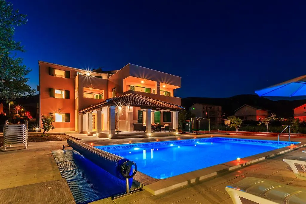 Apartment Villa Rusula Rudine