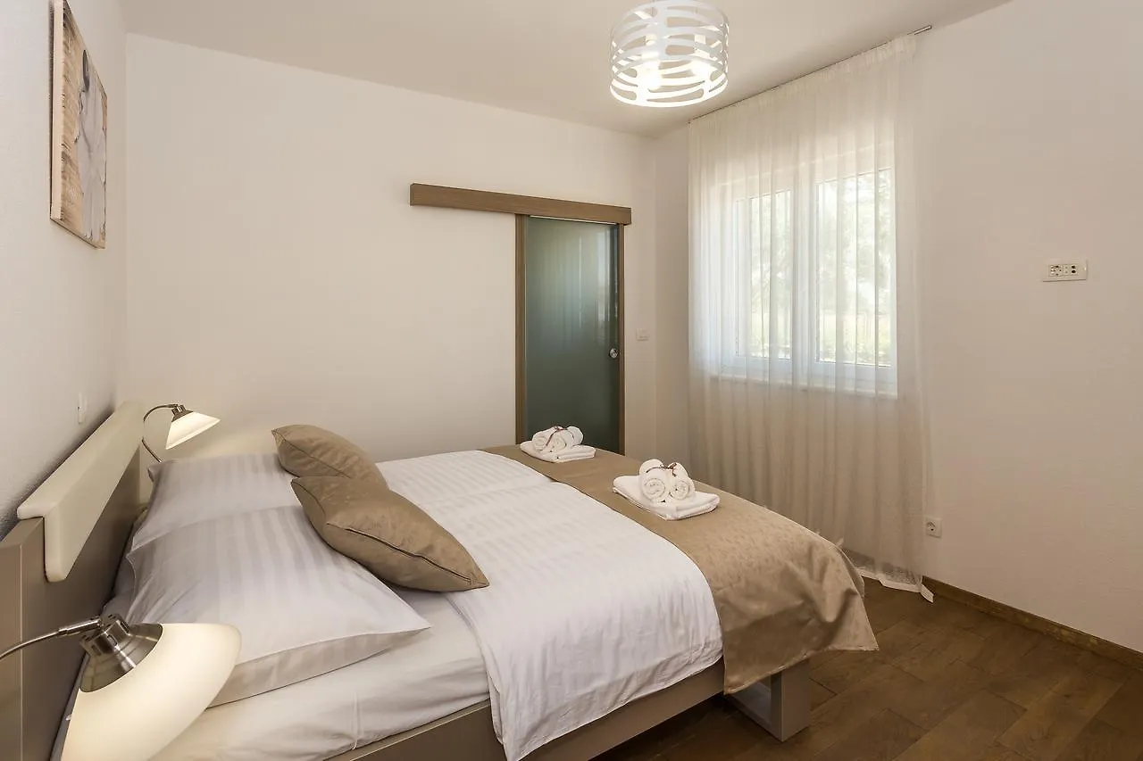 Villa Rusula Rudine  Apartment